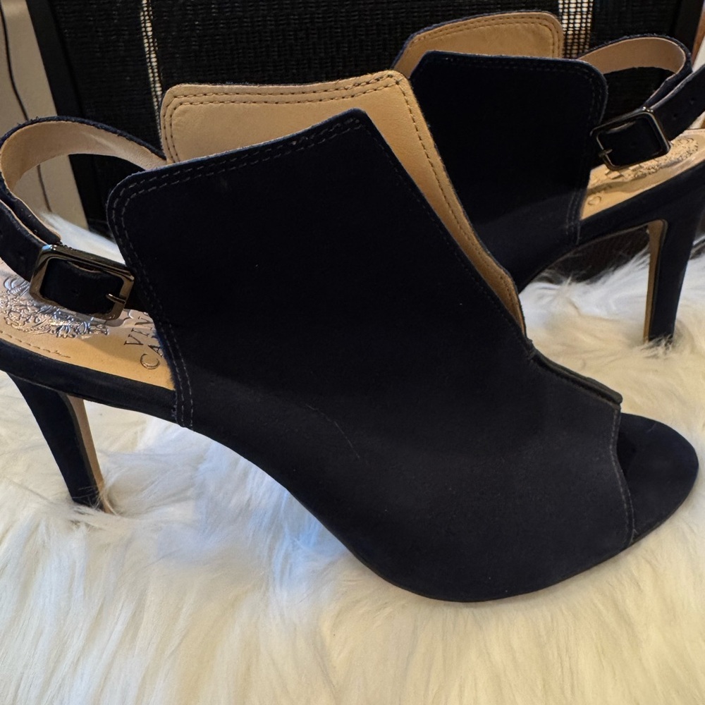 Vince Camuto
Women's Black Catina Suede Mule Pump